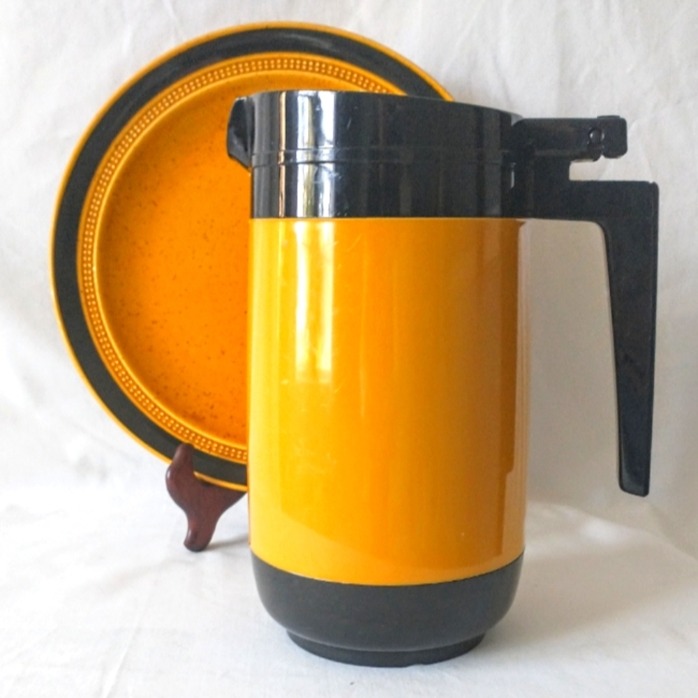 Vintage Rubbermaid Commercial Grade Insulated Carafe - Hot/Cold